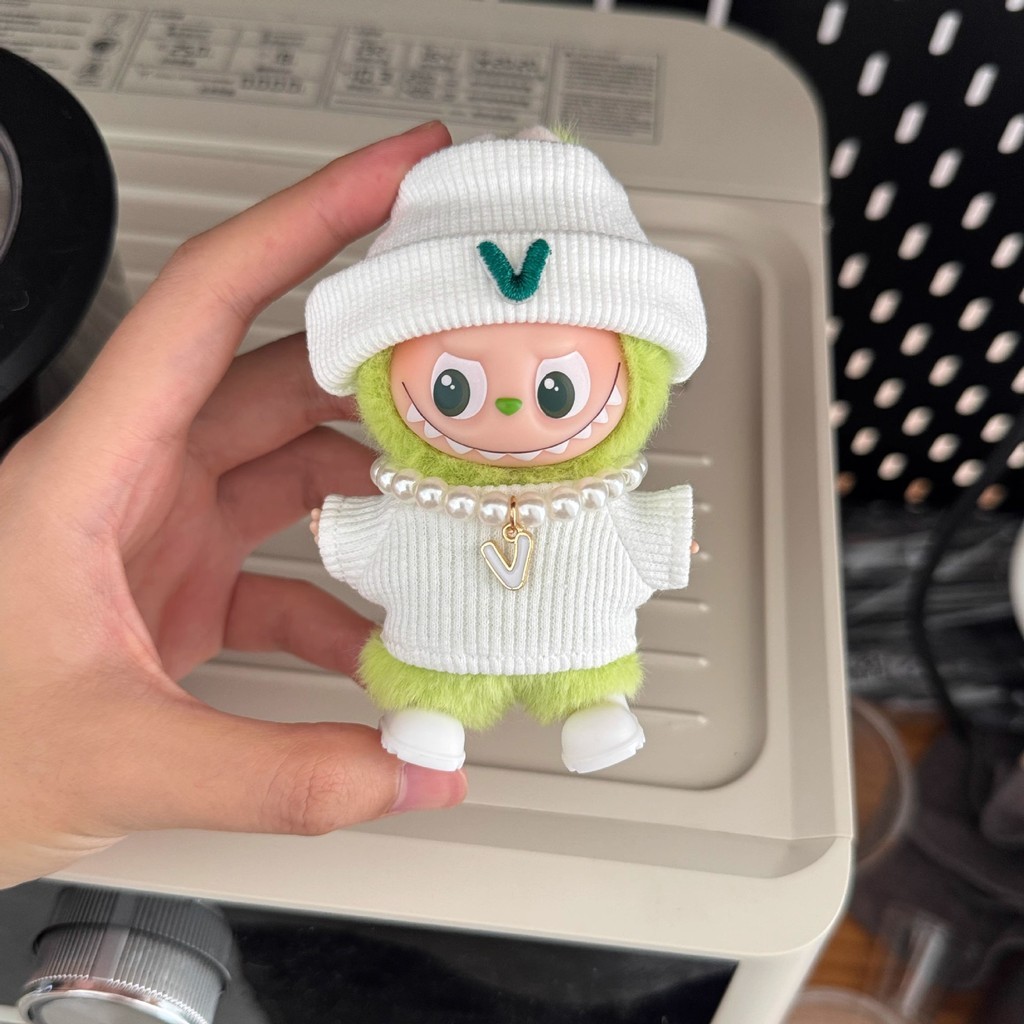 10cm Labubu V4 Mini Letter Necklace + Clothes + Shoes Set (ไม่มีตุ๊กตา)
