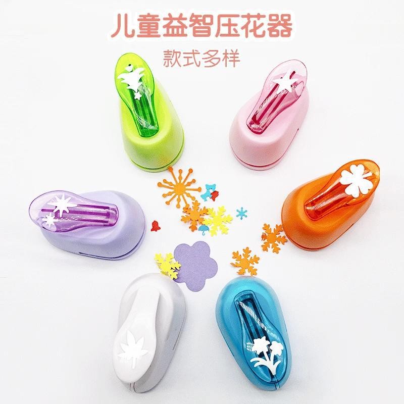 มือ Embosser การ์ดอวยพรคู่มือนักเรียน Creative DIY ปริศนากระดาษ-ตัดเครื่องมือ Star ดอกไม้ kt รูปแบบสไตล์ใหม่