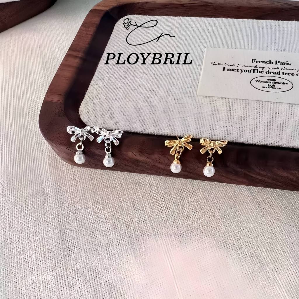 PLOYBRIL ชุดหูฟังเพชรประดับไข่มุกรูปโบว์เรียบง่ายสไตล์ทันสมัยเหมาะสำหรับคุณผู้หญิงที่มีบรรยากาศหรูหรา E094