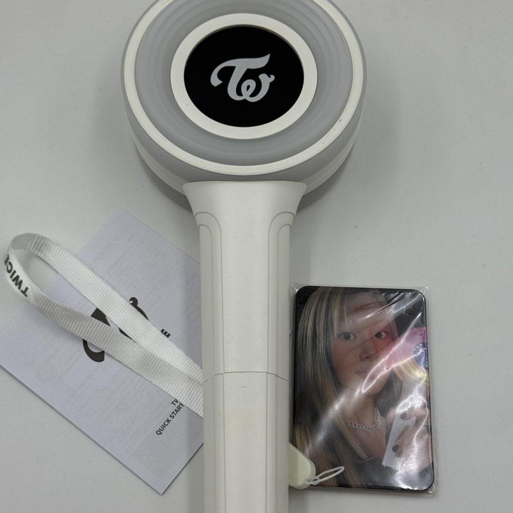 แท่งไฟรุ่นที่ 3 ของ TWICE แท่งไฟลูกกวาดไล่ยุง CANDY BONG แท่งไฟแบบแท่งอมยิ้ม รูปแบบเดียวกัน