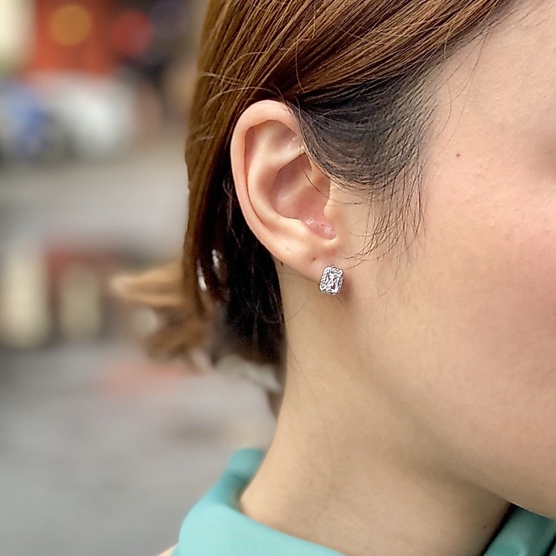 Orachat | Siri 14k earrings. (ต่างหูตัวเรือนสแตนเลส)