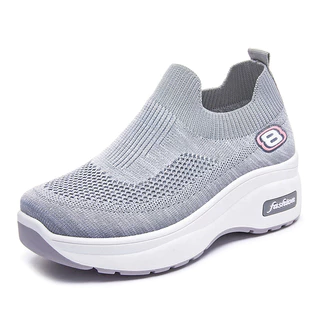 หนาSoled Slip-Onบินทอตาข่ายระบายอากาศสบายๆกีฬารองเท้าผู้หญิงAll-Match Soft-Soled Com