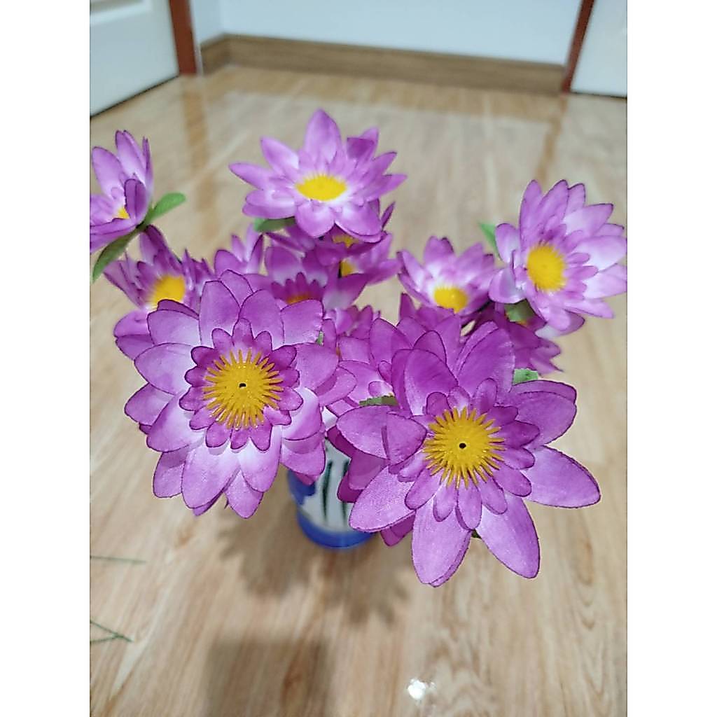 ดอกบัว (ช่อดอกบัว สีม่วง 1ช่อ 5ดอก ใส่แจกันสวยๆๆ ถวายพระ ใส่แจกันสวยๆๆตกแต่ง ดอกไม้ไหว้พระ ดอกบัวปลอมอย่างดี สวยคุ้ม