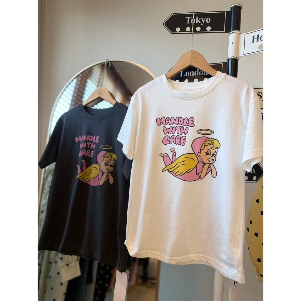 เสื้อยืดกึ่งครอป Angle t-shirt Handle with care