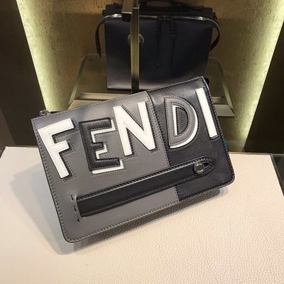FENDI กระเป๋าถือผู้ชาย Catwalk Monster ล่าสุด