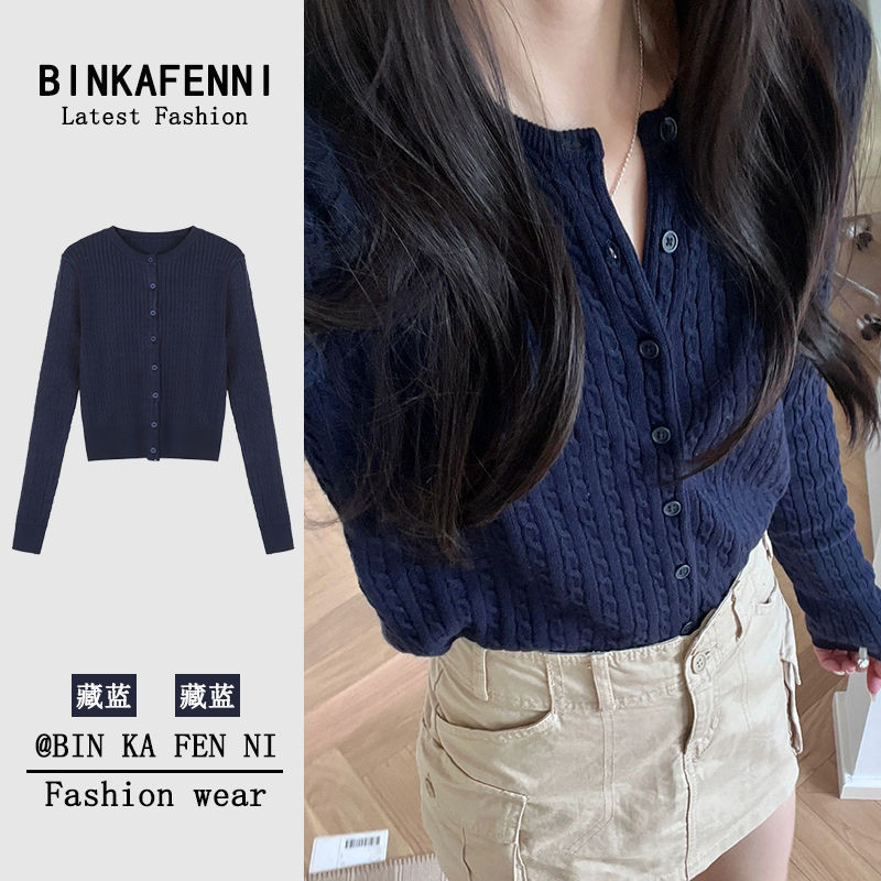 [MTT Sports Series] เสื้อกลมถักสีกรมท่า ออกแบบแบบเกาหลี ดีไซน์ห่อคอนุ่ม ๆ พอดีตัว และมีความหนามากขึ้