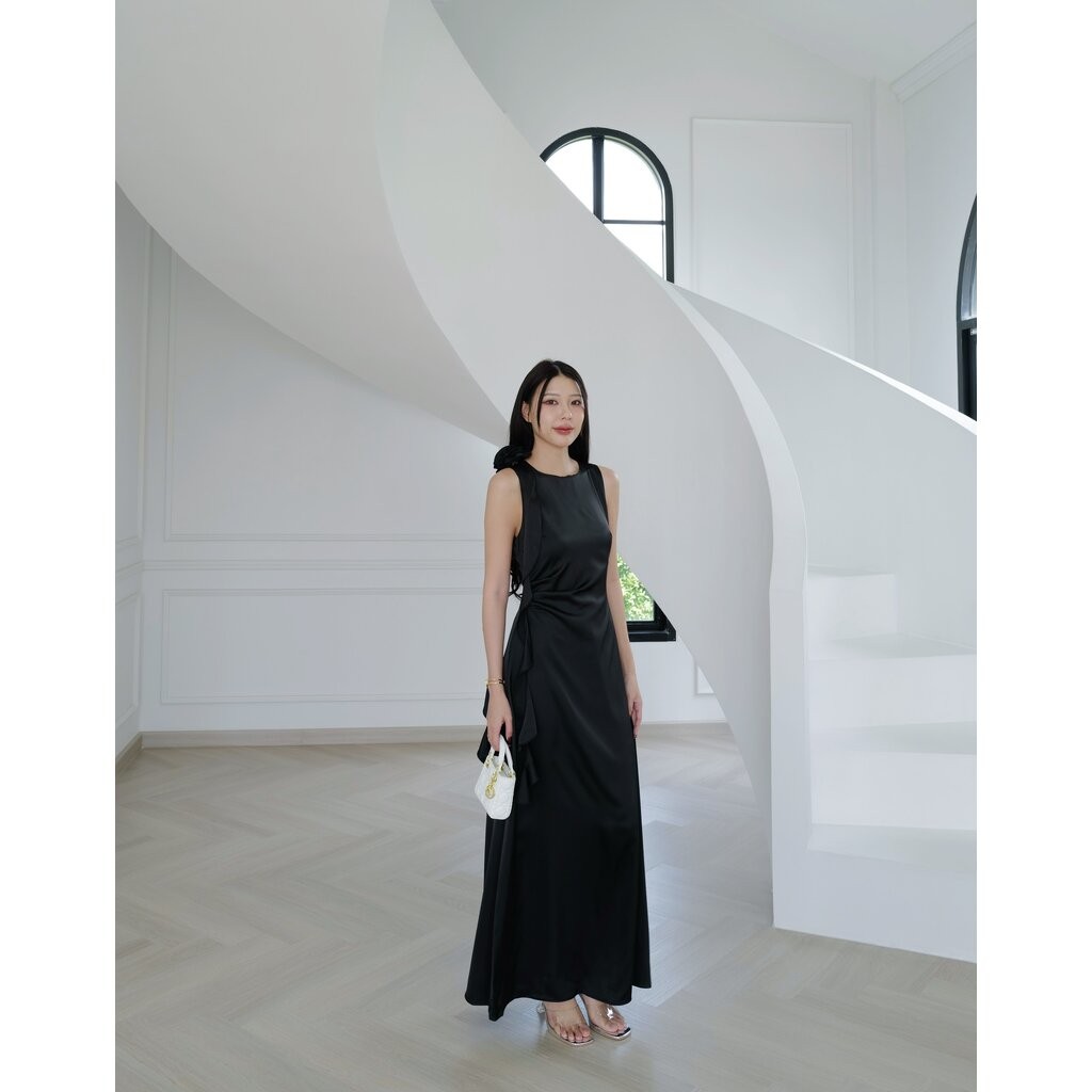 #5066#Eve เดรสยาวผ้าซาตินมีสายแต่งระบายข้างทำย่นๆ จับจีบช่วงเอว มีเข็มกลัดดอกไม้ถอดได้ - รูปที่ 7