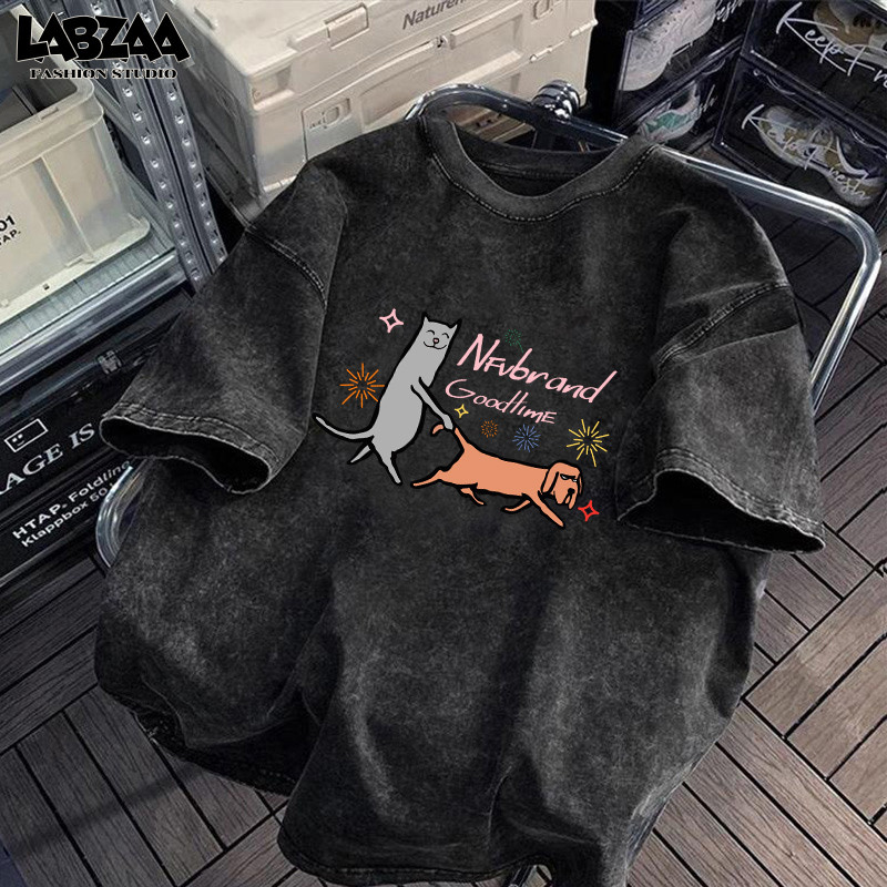 【จัดส่งจากกรุงเทพฯ】LABZAA เสื้อยืดแขนสั้นคอกลม วินเทจฟอกน้ำ ลายพิมพ์แมวน่ารัก ผ้าฝ้าย 100% YG2928