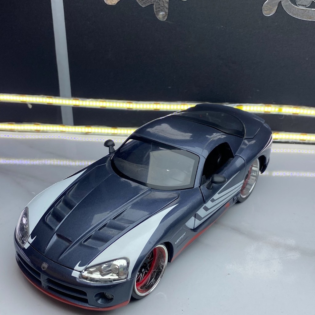 1: 24 Jada Jada Dodge Viper SRT10 Viper