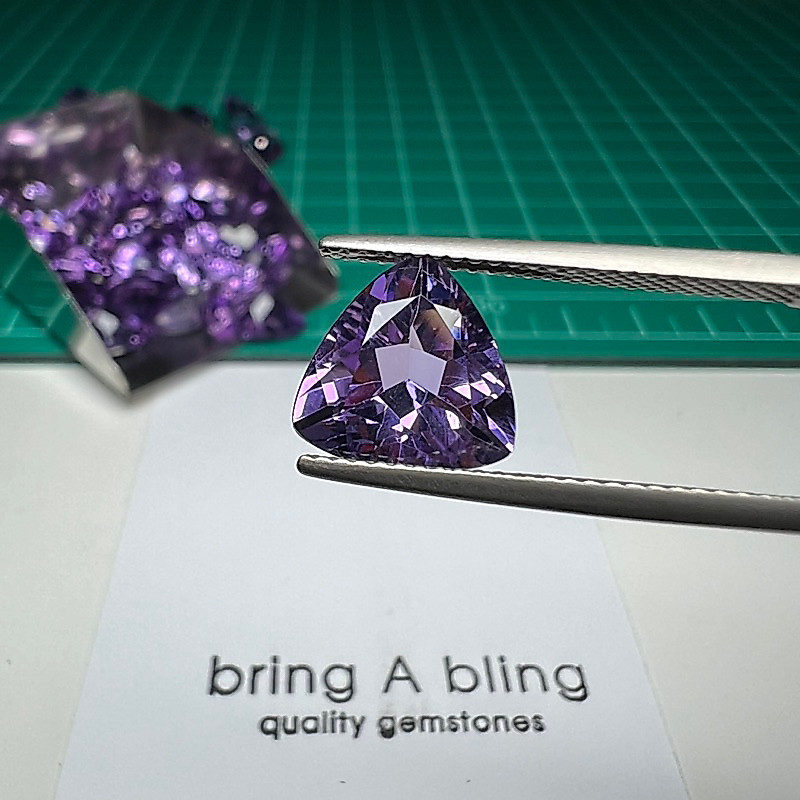 อเมทิสต์ Amethyst จากบราซิล (10x10x6)mm พลอยธรรมชาติ ไม่ปรุงแต่ง สีสวย เหลี่ยมดี ไร้ตำหนิ