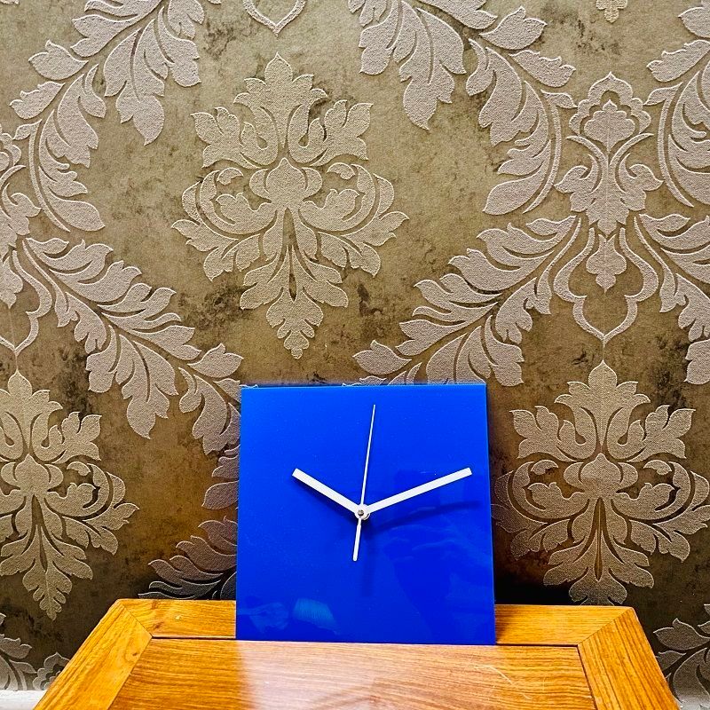The fate Home Ins Klein Blue Square Blue Acrylic Board นาฬิกาแขวนเงียบ Xiaohongshu นาฬิกา diy