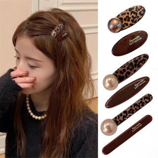 กิ๊บติดผมพิมพ์ลายเสือดาวแบบหรูหรา ออกแบบมาสำหรับหน้าม้าและผม…