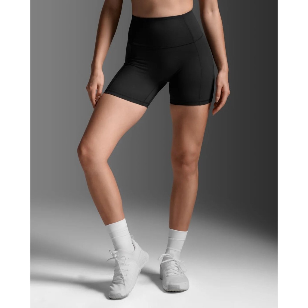 2XU Fluid Hi-Rise กางเกงขาสั้น 5 นิ้ว ผู้หญิง สีดํา