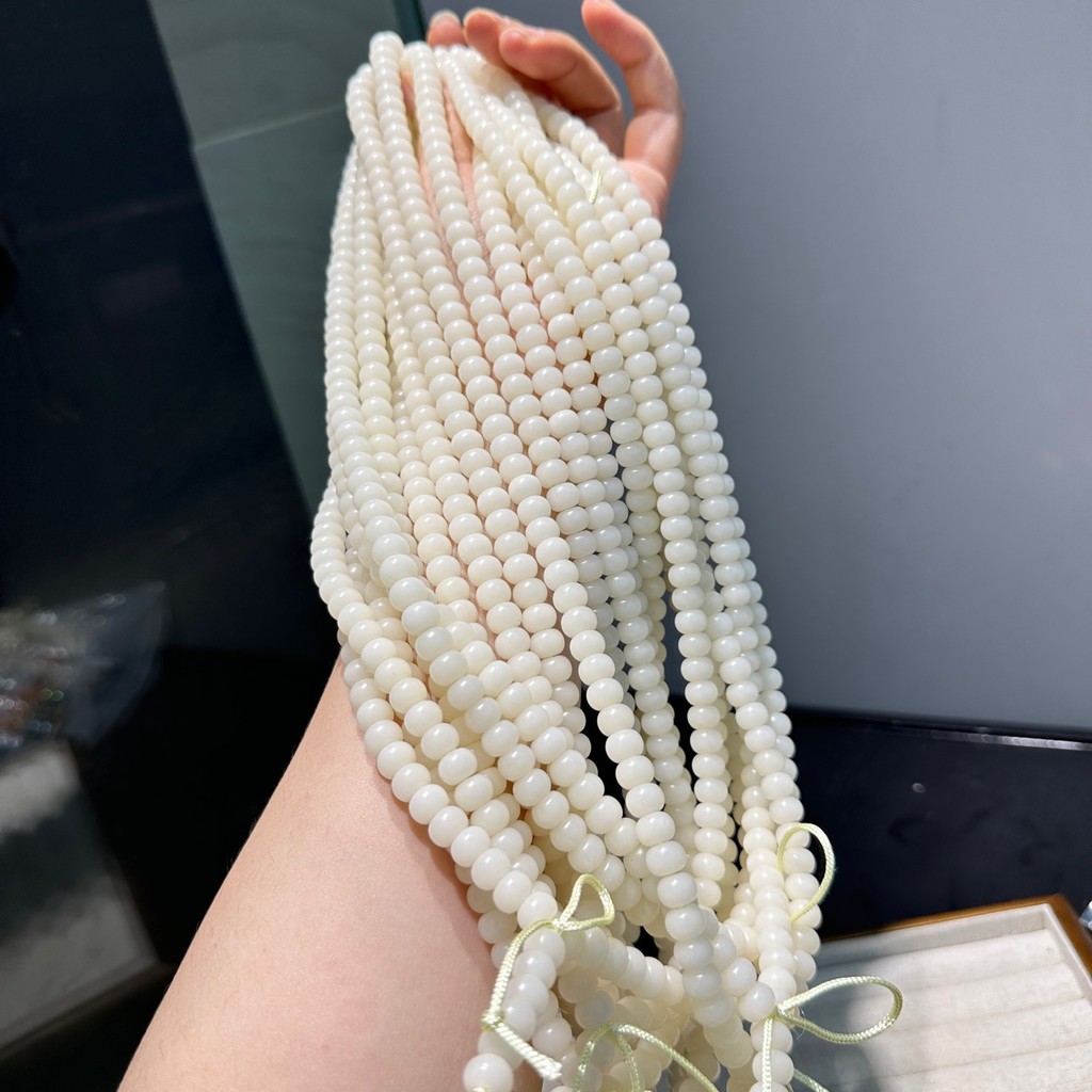 ลูกปัดลูกคิดโพธิ์ขาว 1 รายการ 114 ชิ้น 6x8มม