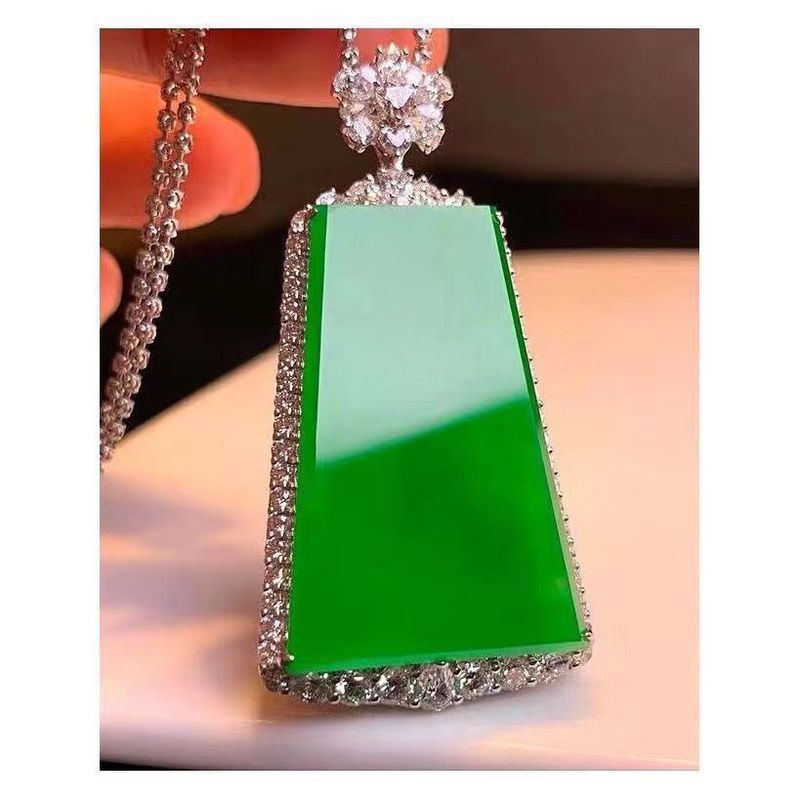 GI ธรรมชาติ Wuwu ยี่ห้อ Ice Jadeite ปลอดภัย Wuwu สร้อยคอหยก King จี้ High-End สินค้าเต็ม Yang ฝังจี้