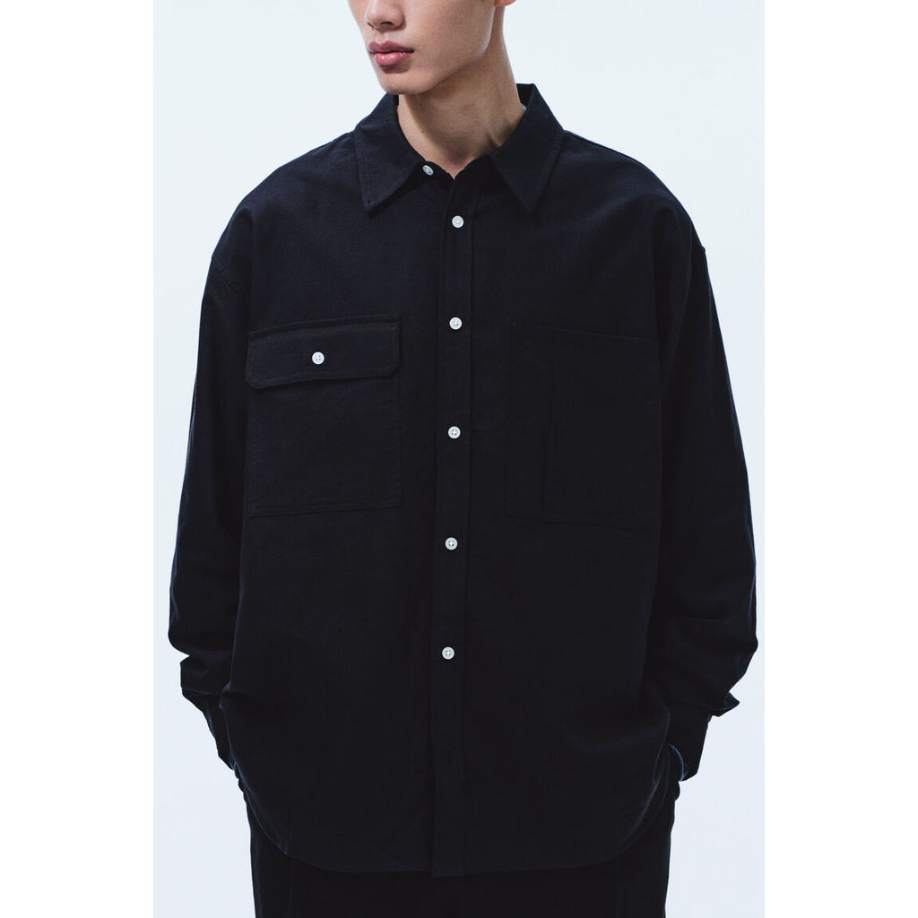 H&M(เอชแอนด์เอ็ม) เสื้อเชิ้ตอ็อกซ์ฟอร์ดทรงหลวมสไตล์ยูทิลิตี้ Men Loose Fit Utility Oxford shirt 1307965_1