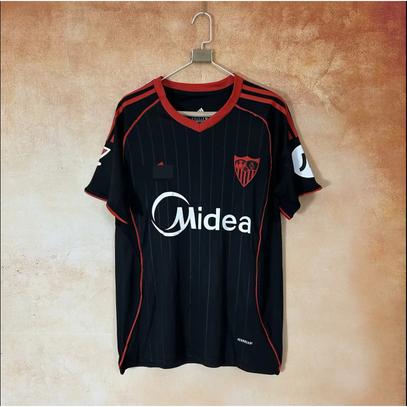 เสื้อทีม Sevilla Futbol Club แบบ away ปี 2025-26 สีดำ พร้อมให้เลือกขนาด S-4XL