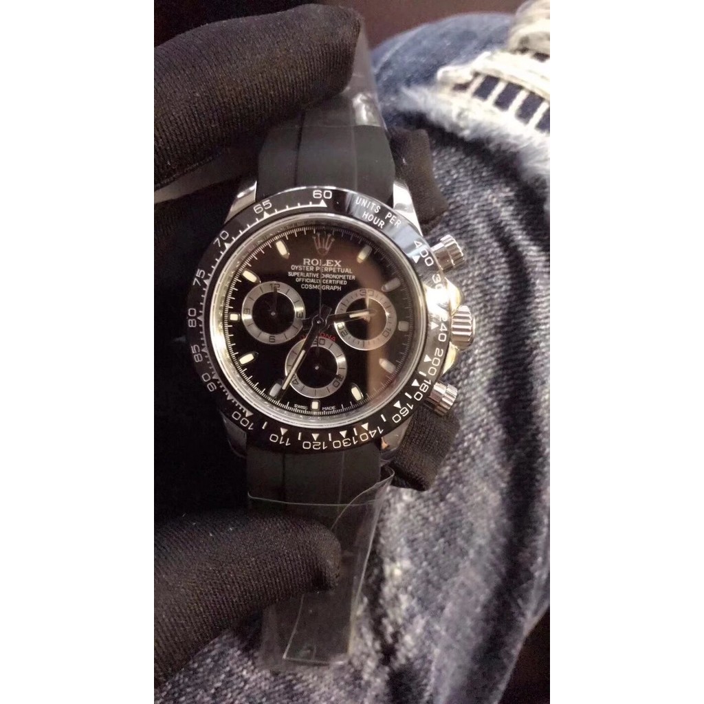 รุ่นที่กําหนดเอง Rolex 7750 Movement สายยางเล่น Wonderful