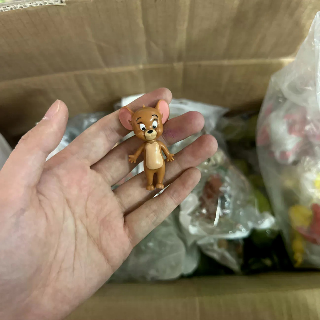 ของแท้ Warner Nostalgic Bunny Anime Series ลวดเหล็กยางนุ่มเครื่องประดับของเล่นรุ่น Cyclone Dog Crook