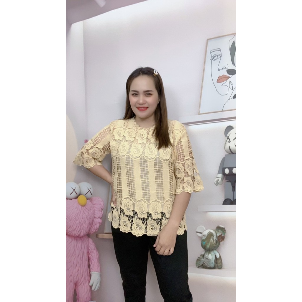 เสื้อลูกไม้สาวอวบ เสื้อลูกไม้สีดำ ใส่ออกงานต่างๆ เสื้อลายดอก มีซับในตัว รอบอก 46-52 นิ้ว รุ่น4616-5216