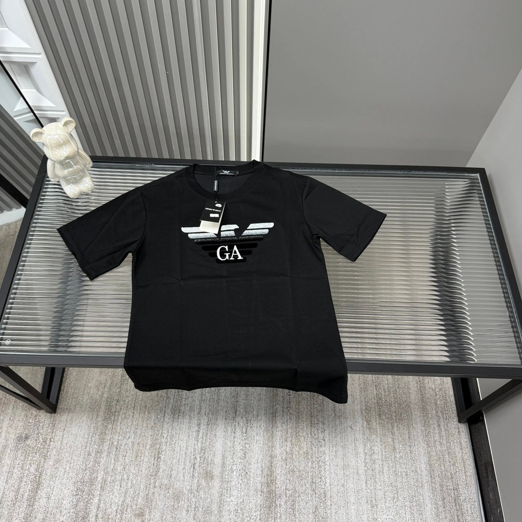 เสื้อ.Armani Ea7 ปักโลโก้อย่างสวยงาม