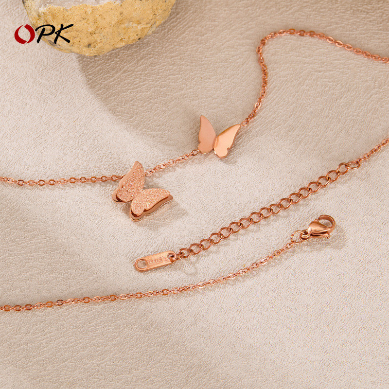 OPK Niche สร้อยคอสแตนเลส Simple Matte บุคลิกภาพอเนกประสงค์ไทเทเนียมเหล็กโซ่กระดูกไหปลาร้าผีเสื้อ