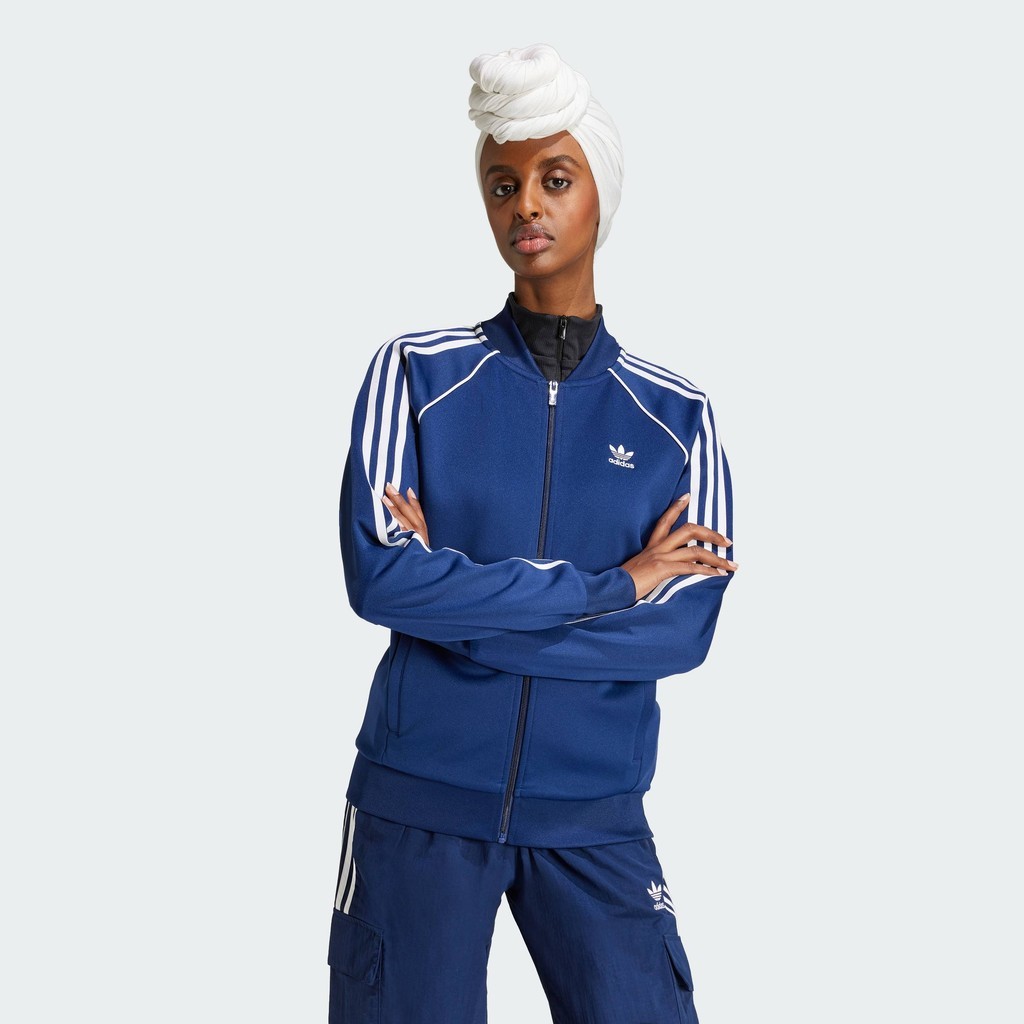 adidas ไลฟ์สไตล์ เสื้อแทรค Adicolor Classics SST ผู้หญิง สีน้ำเงิน IZ2836