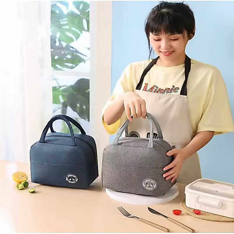 กระเป๋าเก็บอุณหภูมิ ขนาด 23ซม. X 14ซม. x 20ซม. มีฉนวนเก็บความร้อน สามารถรักษาอุณหภูมิอาหารได้อย่างดี