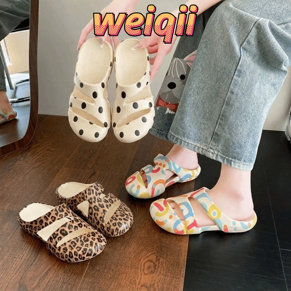 WEIQII รองเท้าแตะผู้หญิง EVA ดีไซน์หัวปิด พื้นกันลื่น น้ำหนักเบา กันกระแทก ลายเสือดาว สำหรับใส่ในบ้านและนอกบ้าน