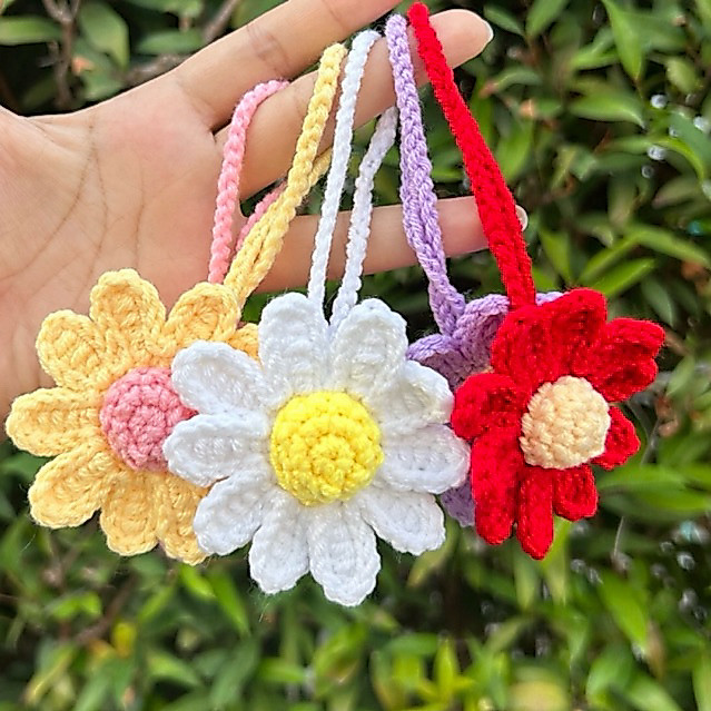 พวงกุญแจ:ที่ห้อยกระเป๋าดอกเดซี่ไหมพรมม🌼