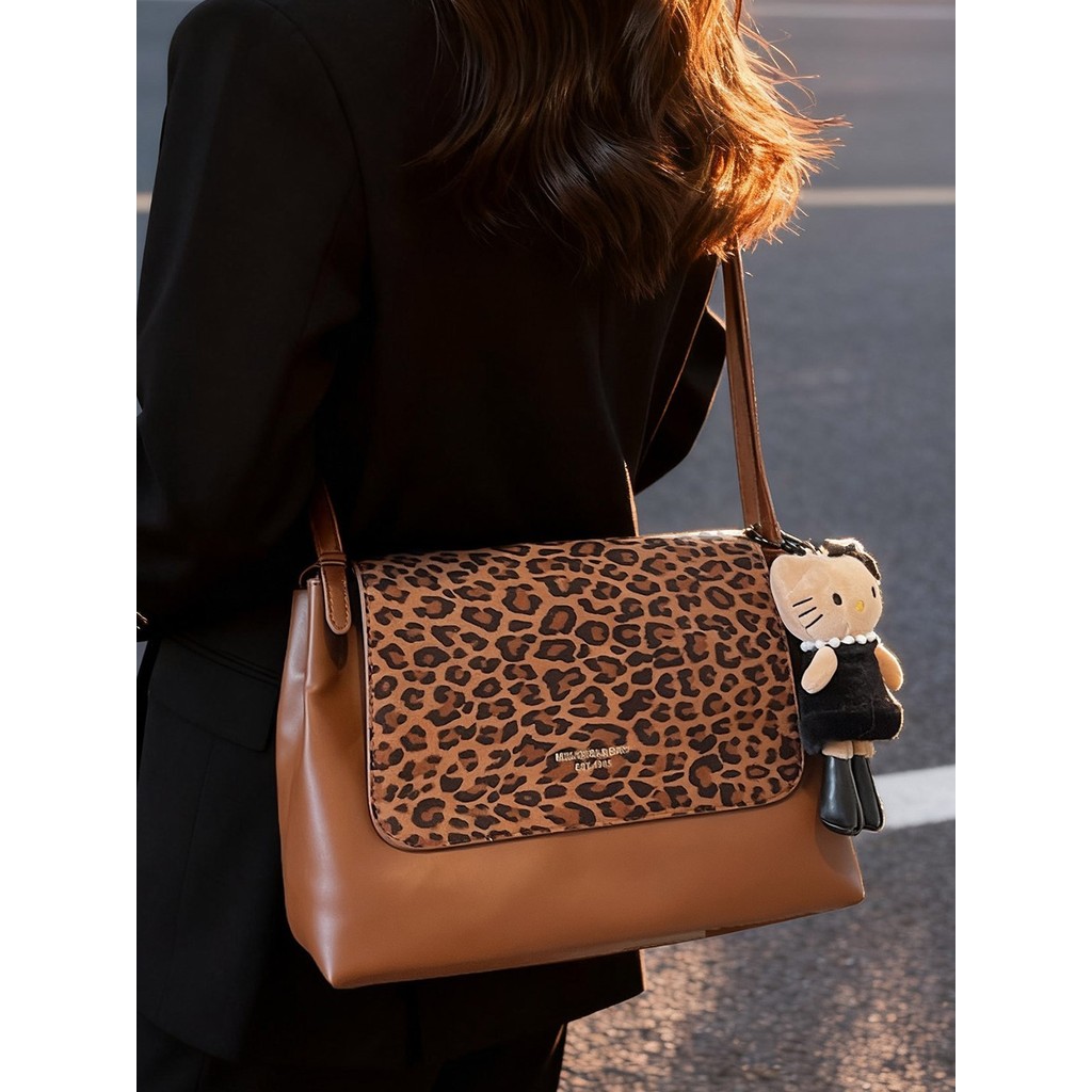 Japan Japan Japan フッョ Defores Leopard Print Retro Female Bag Large Capacity Shoulder Messenger Bag C