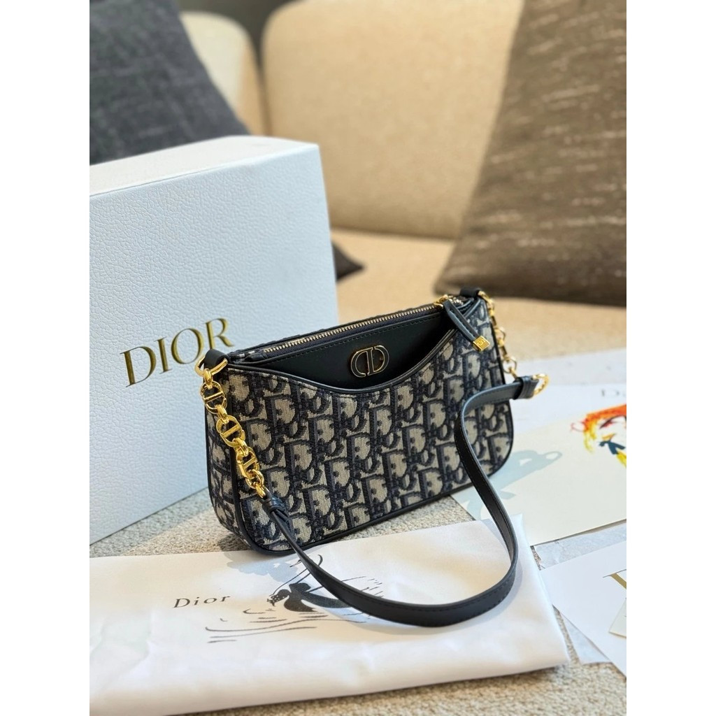 กระเป๋า Dior 30 Montaigne Avenue พิมพ์ลาย CD แบบสามในหนึ่ง สำหรับสะพายข้าง สายคล้องคอ หรือนำมาเป็นกร