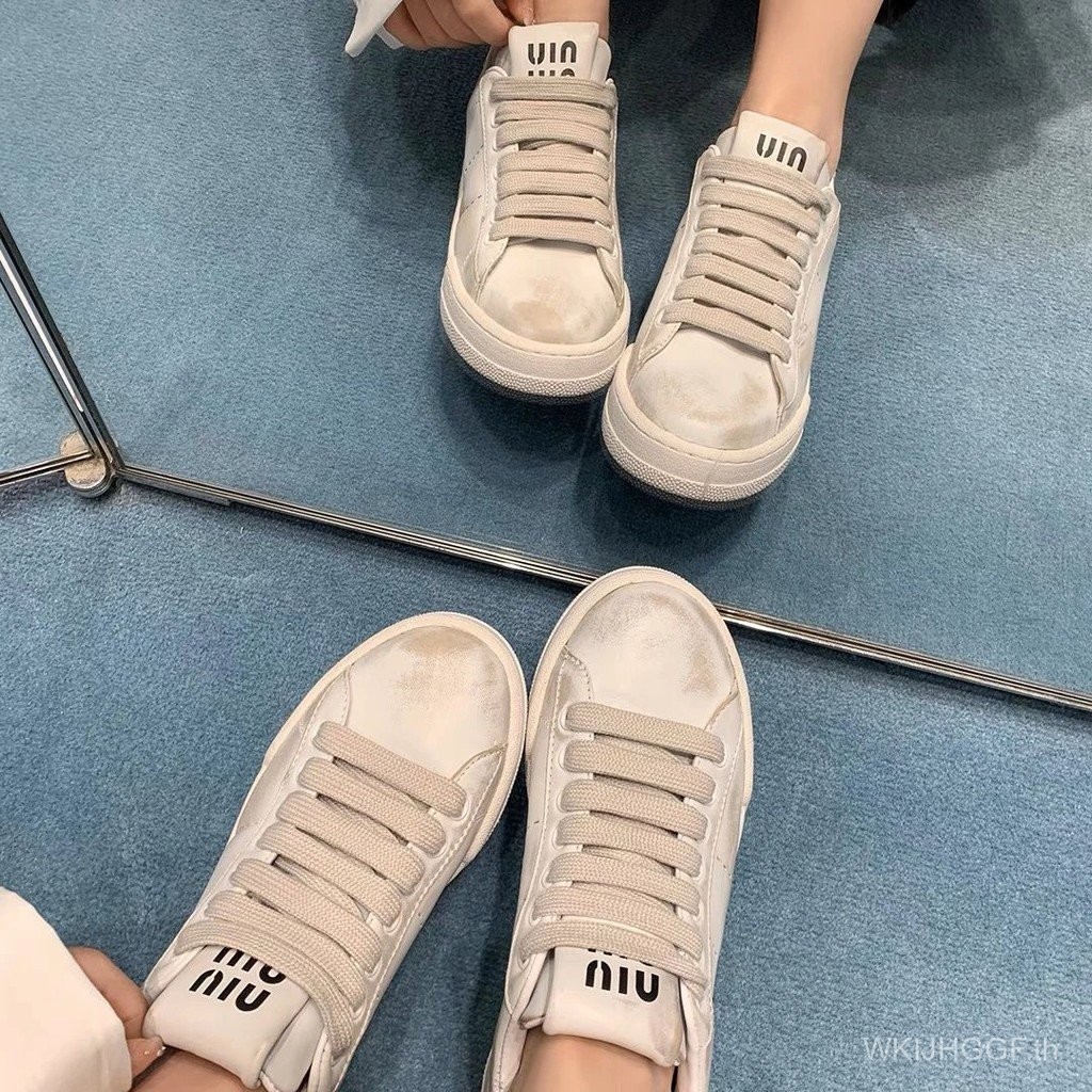 รองเท้าผ้าใบ Miumiu Home ของแท้ หนังหนา Soled Distressed สไตล์ใหม่ เหมาะสำหรับฤดูใบไม้ผลิและฤดูร้อน