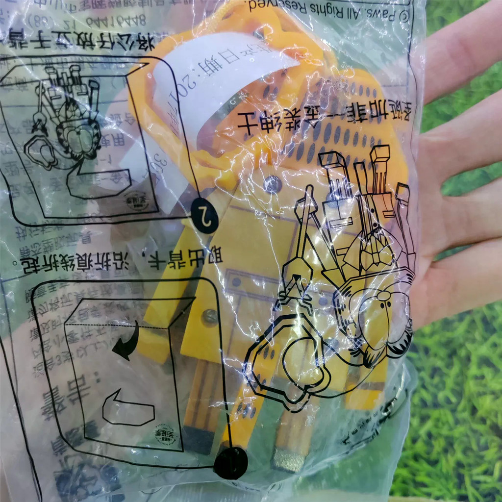 สินค้าจํานวนมากของแท้ 2017 KFC Garfield Christmas Toys Set KFC Childrens Dining Toys Collection