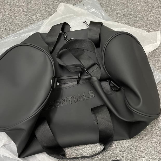 FEAR OF GOD ESSENTIALS FOG High Street Street Wear กระเป๋าเดินทางกระเป๋าถือฟิตเนสสามารถเป็นกระเป๋า M