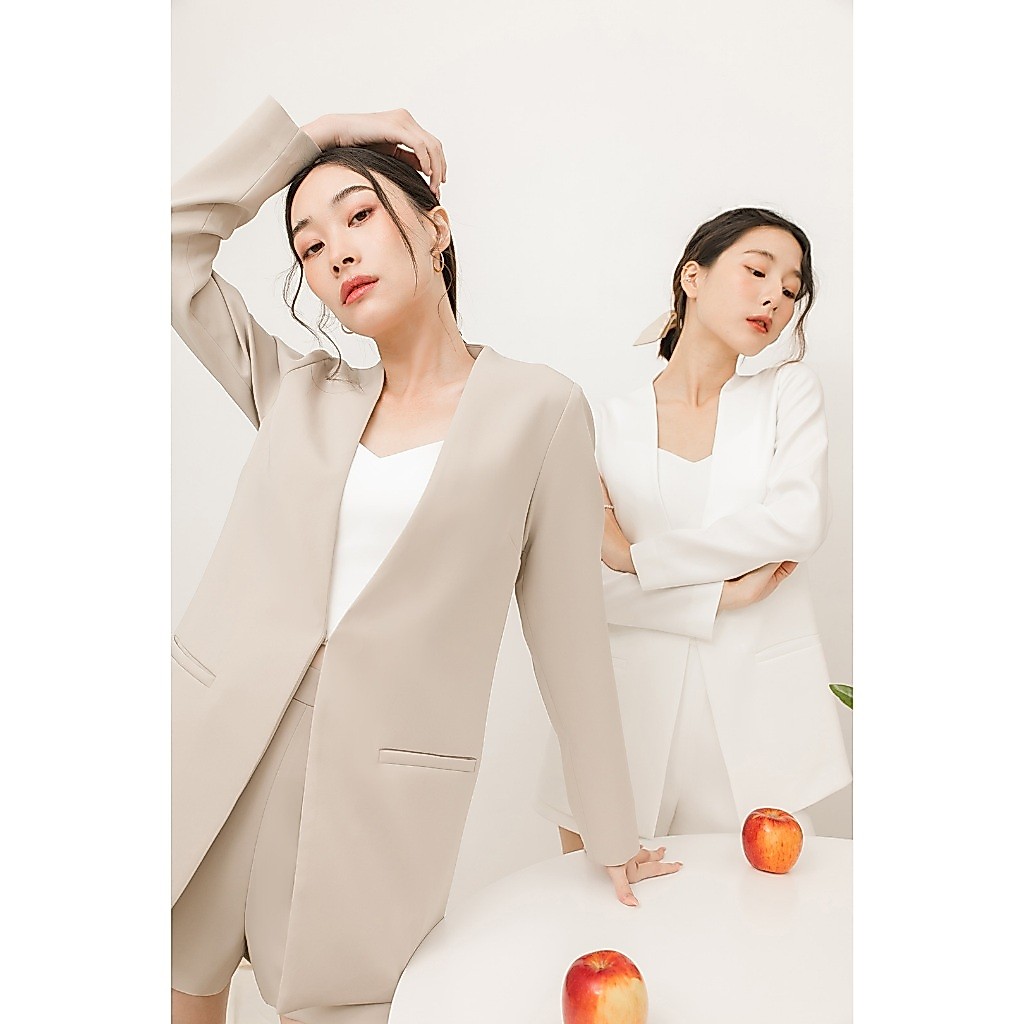 CONT | Penny Blazer เสื้อสูท เบลเซอร์ มีกระเป๋า ด้านหน้าสามารถติดตะขอได้