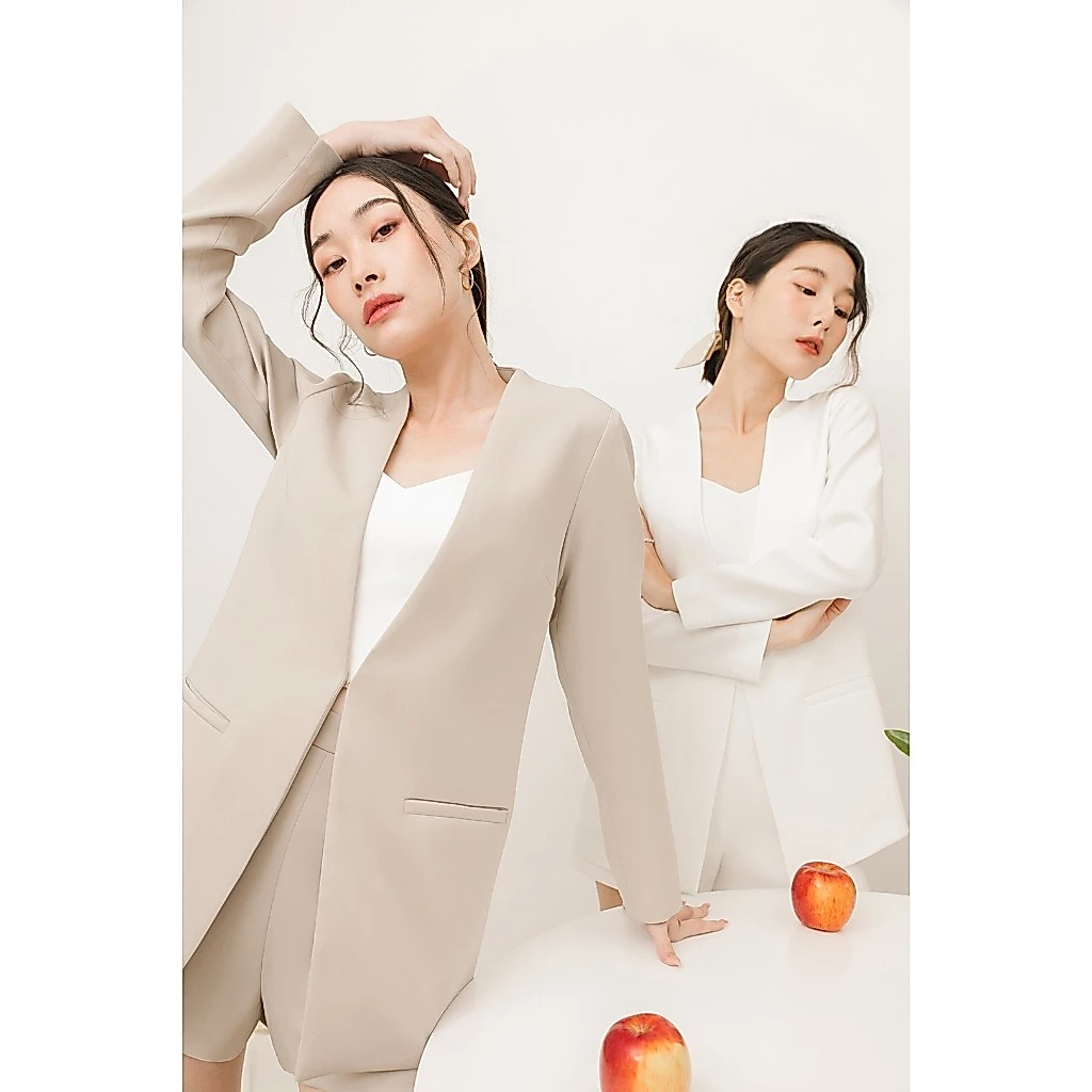 CONT | Penny Blazer เสื้อสูท เบลเซอร์ มีกระเป๋า ด้านหน้าสามารถติดตะขอได้