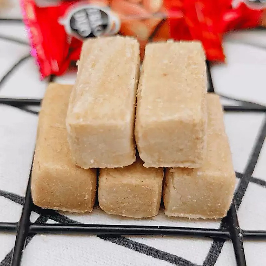 ขนมถั่วตุ๊บตั๊บไฮโซ ตราเดมี่ ขนาด500กรัม