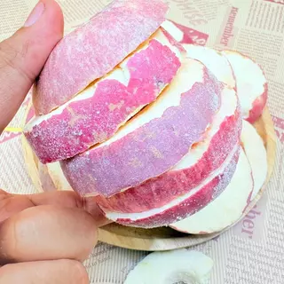 แอปเปิ้ลฟรีซดราย ผลไม้กรอบสุดฮิต หอมสดชื่น เปรี้ยวหวานกำลังดี เคี้ยวกรุบทุกคำ อร่อยจนหยุดไม่ได้ มีให้เลือกครบ 3 ขนาด