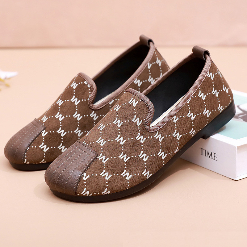 go รองเท้าผ้าผู้หญิง สลิปออน พื้นนุ่ม แฟชั่น ยืดหยุ่นได้ดี ไม่เจ็บเท้า สวมใส่สบาย รองเท้าคุณแม่ P-055