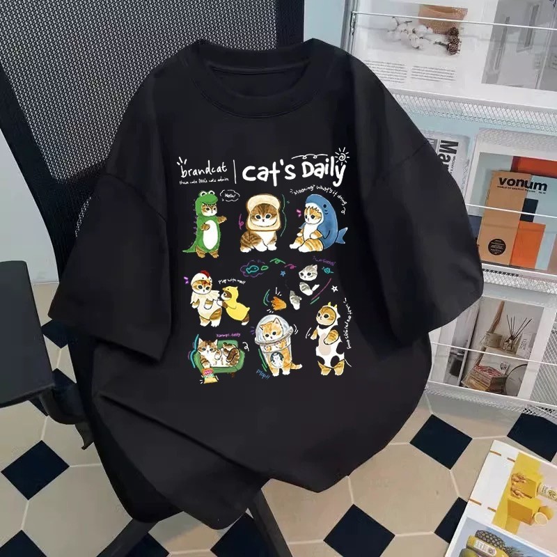 COD (ส่งจากไทย)  เสื้อยืดผู้หญิง ผ้านิ่ม ไม่หด เสื้อยืดแขนสั้น ไม่ต้องรีด ลาย “CAT’S DAILY” ผ้าฝ้าย 100%สไตล์เกาหลี ราคา ถูกที่สุด ดีลบีเคเค แกลเลอรีภาพที่ 4
