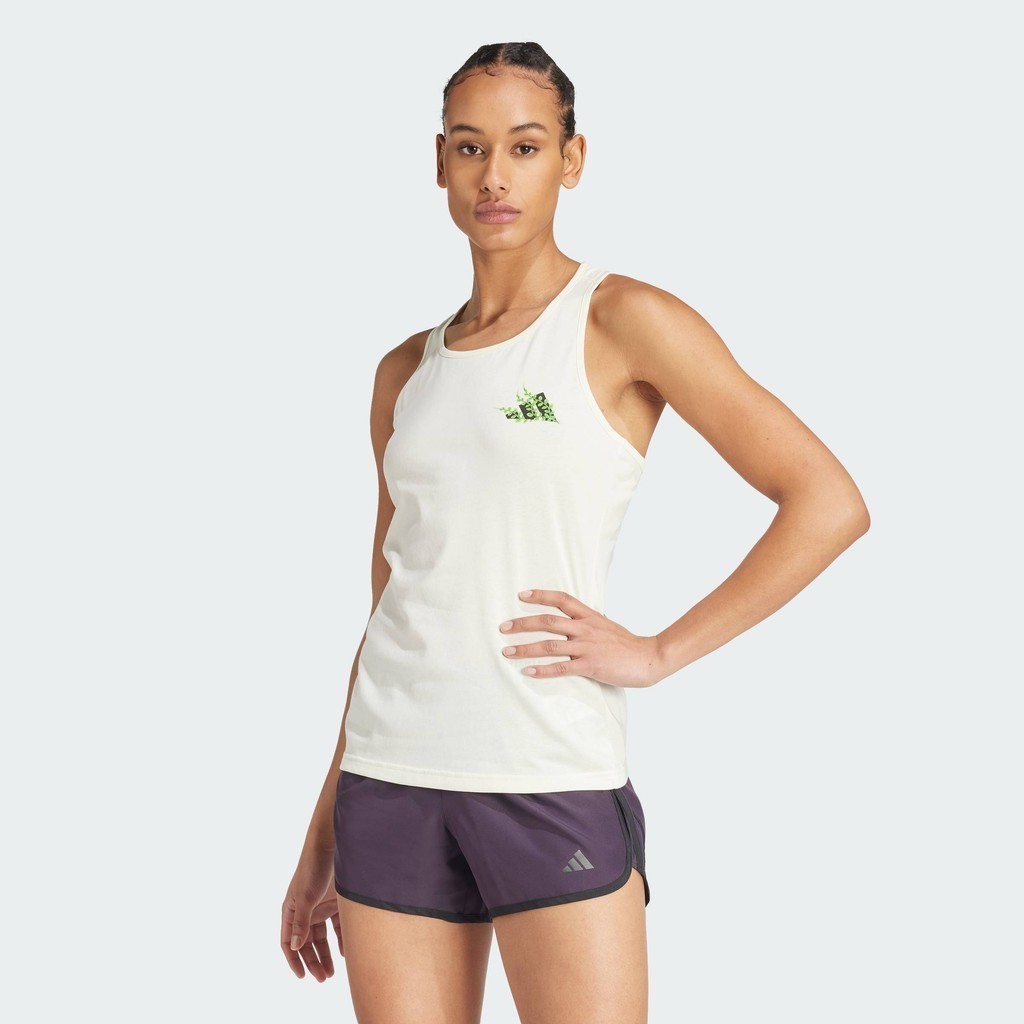 adidas วิ่ง เสื้อกล้ามพิมพ์ลาย Earth Day ผู้หญิง สีเบจ IR5371