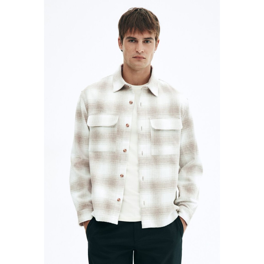 H&M(เอชแอนด์เอ็ม) เสื้อเชิ้ตโอเวอร์ไซส์ผ้าฟลานเนลทรงมาตรฐาน ผู้ชาย 1289787_1