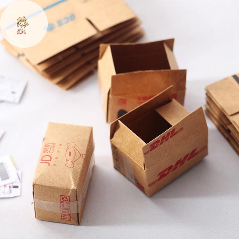 FOT 1Set Mini Carton Express Carton 1:12 Dollhouse Miniature Express Box Decor ของเล่น TH