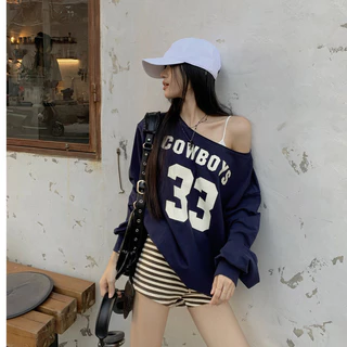 Hotgirl พร้อมส่ง เสื้อยืดแขนยาวผู้หญิง เสื้อยืดโชว์ไหล่ พิมพ์ลายแฟชั่น หลวมๆและเซ็กซี่ สไตล์อเมริกัน