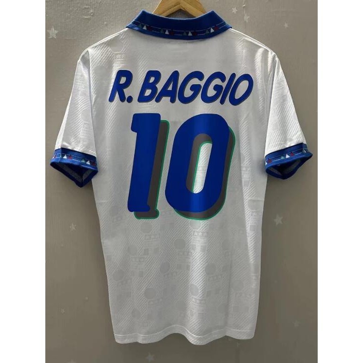 เสื้อย้อนยุคฟุตบอล Italy ปี 1994 แบบเหย้าและเยือน ออกแบบโดย Roberto Baggio