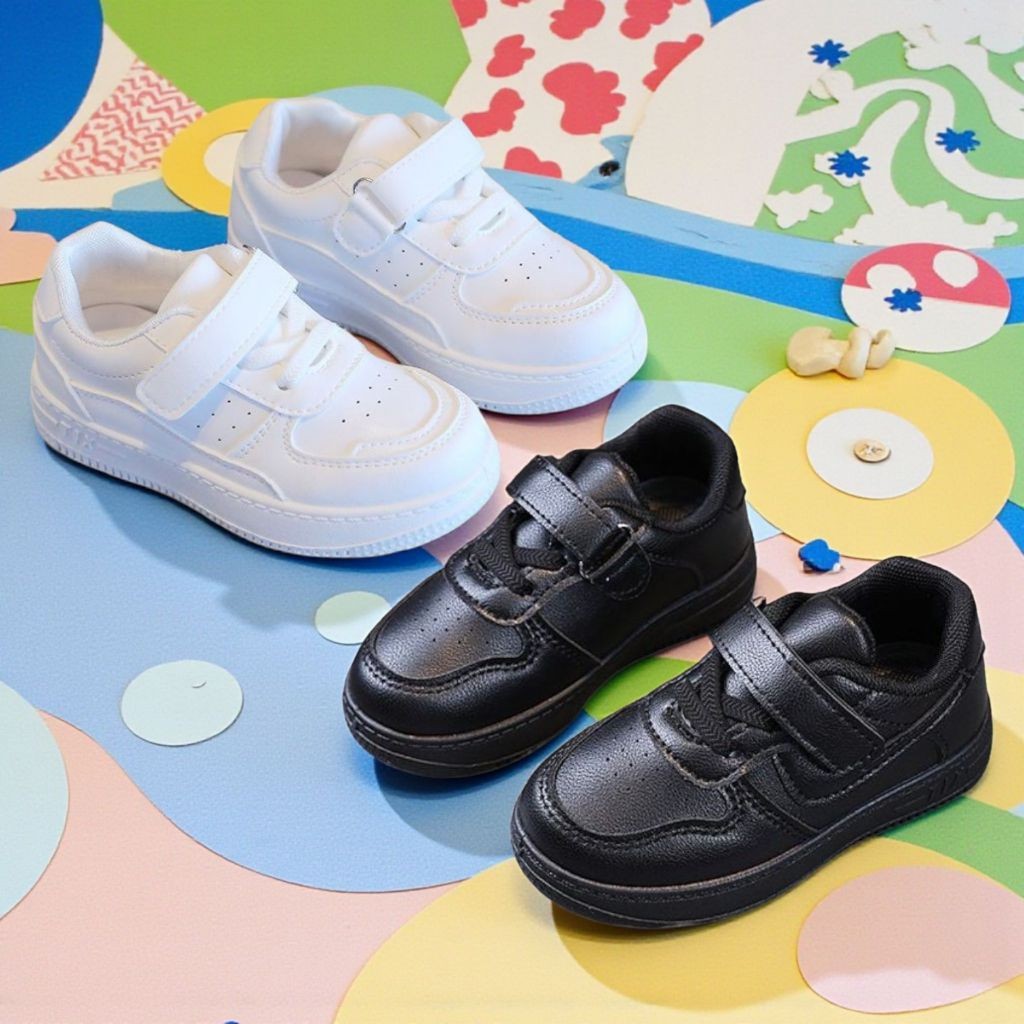 [พร้อมส่งในไทย TIX] รองเท้าผ้าใบเด็ก รองเท้ากีฬา รองเท้าลำลองกันลื่น