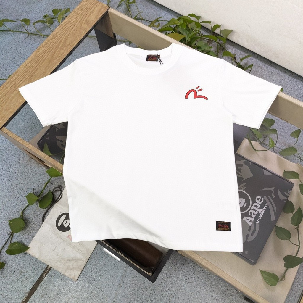 EVISU/God of Fortune 2026 คลาสสิกรอบคอแขนสั้นเสื้อยืดผู้ชายผู้หญิงสไตล์ Slim-Fit Creative Letter พิม