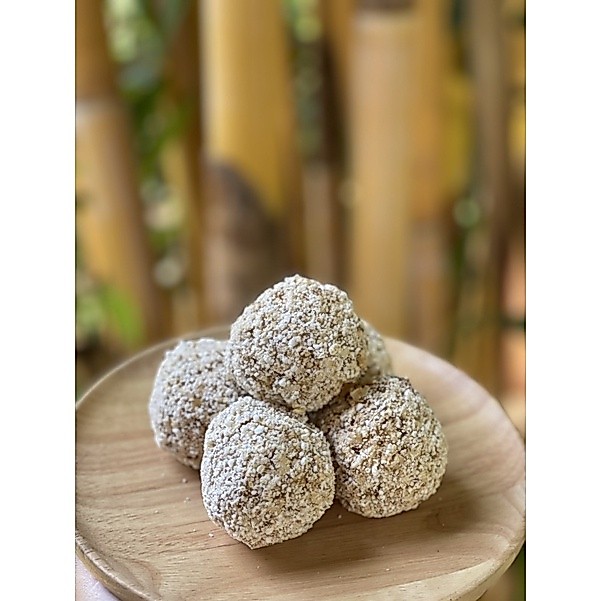 ขนมข้าวตอกโบราณ (ขนมลูกระเบิด) หอมกลิ่นนมแมว
