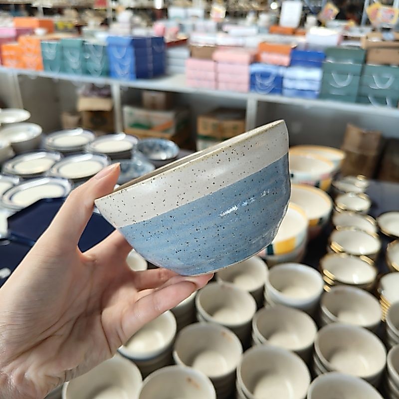 ถ้วยminimal handmade มีขนาด 4.5 นิ้วและขนาด 5.25 นิ้ว